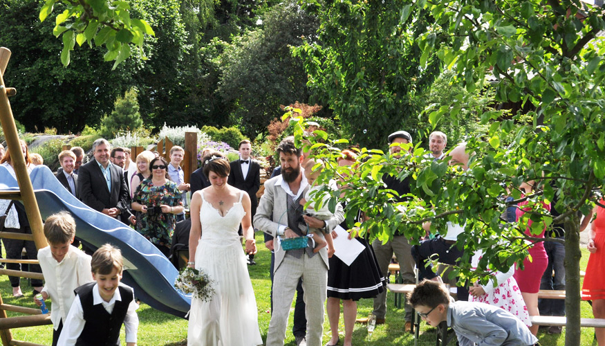 Hofcafe Volker Hochzeit im Garten